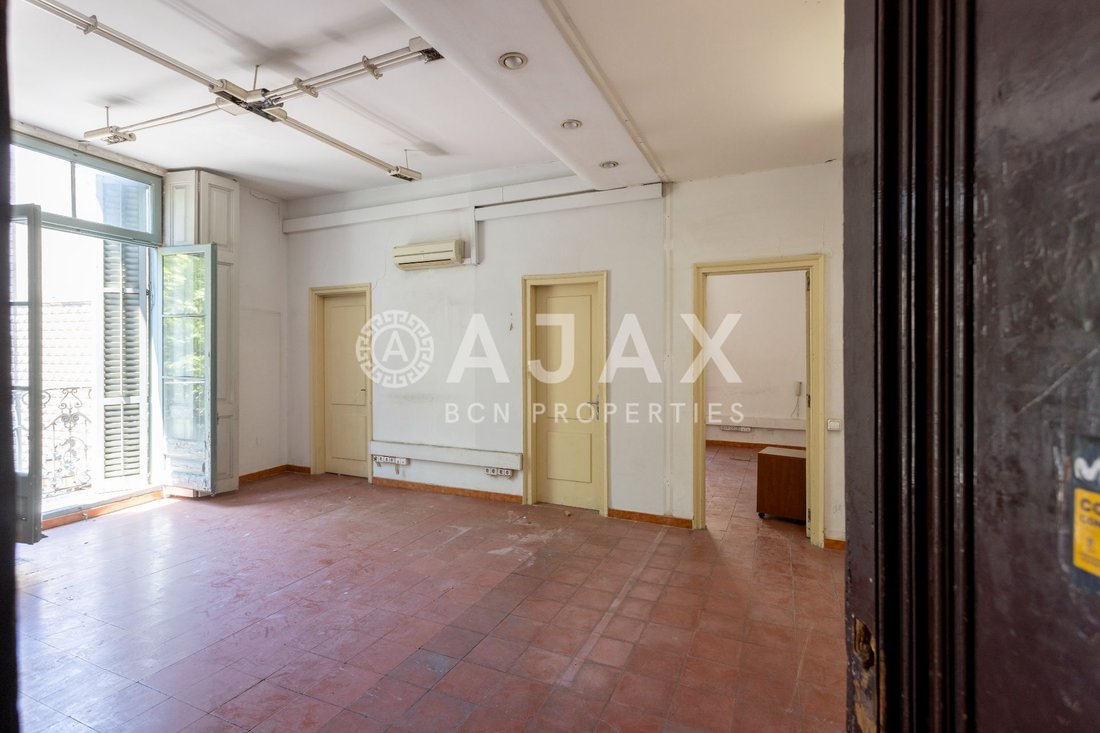 Apartment in Ciutat Vella, Barcelona, Spain 5 - 18312102