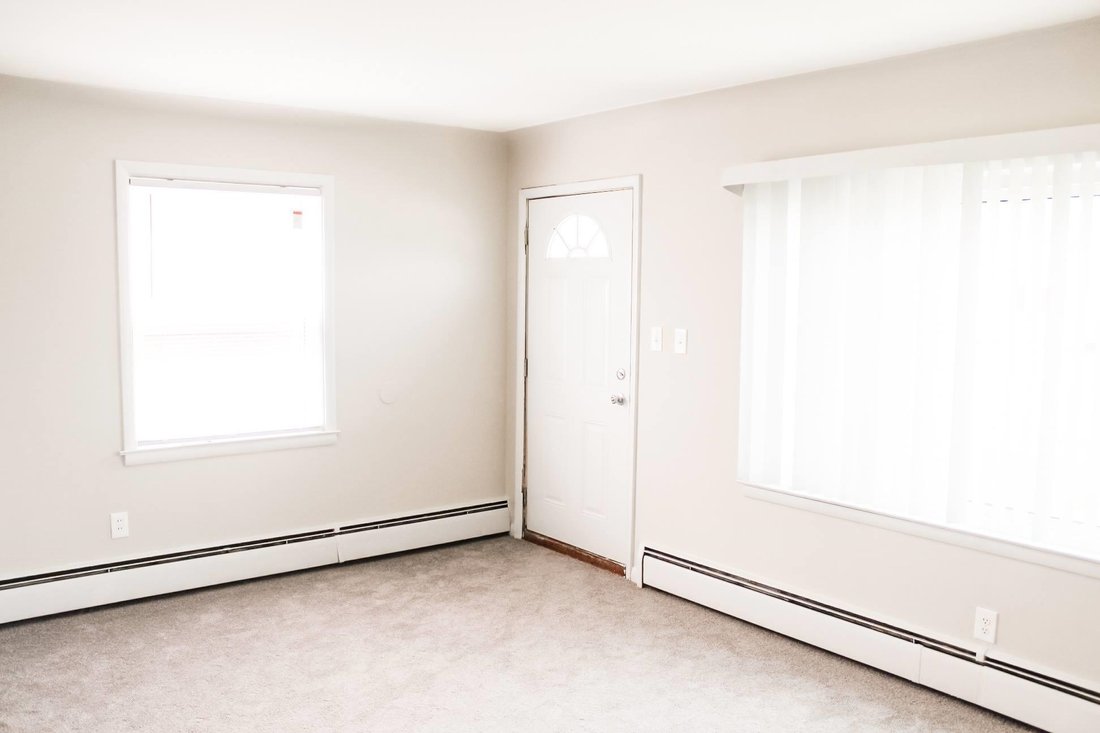 Madison Heights, Michigan, United States 3 - 18309313