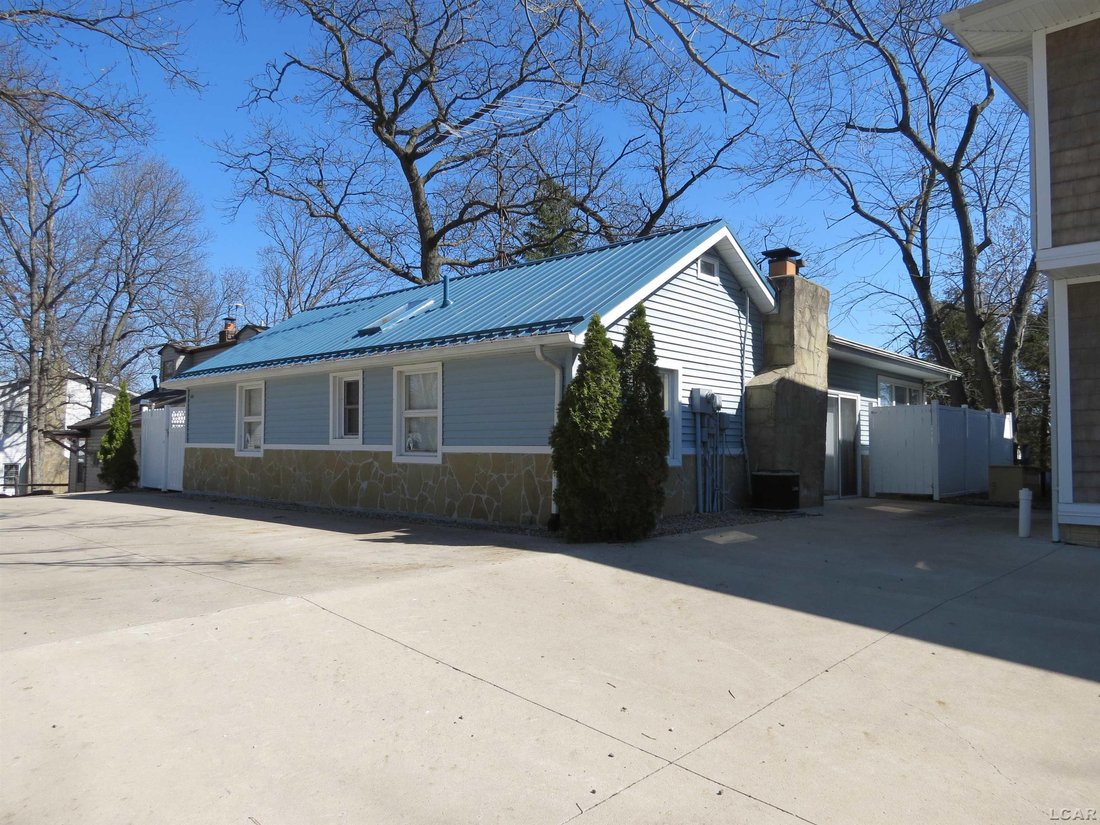 House in Onsted, Michigan, United States 3 - 18309059