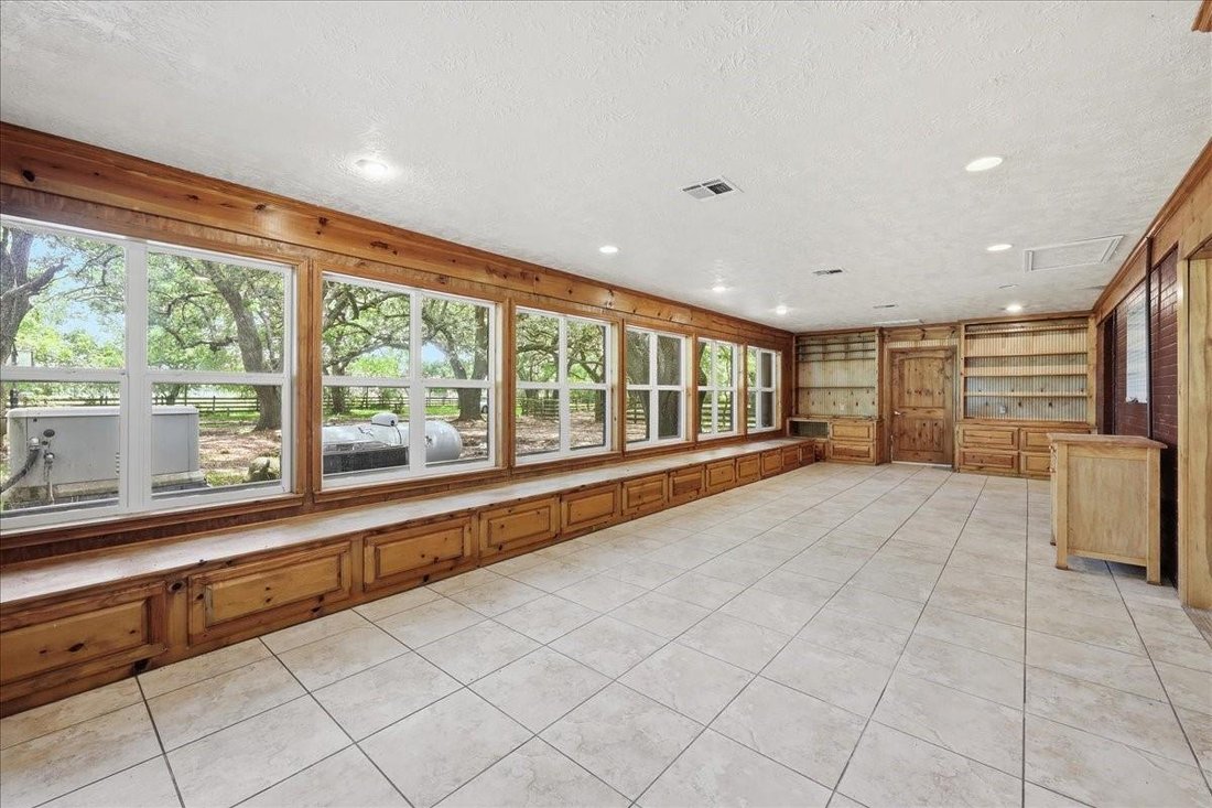 House in Winnie, Texas, United States 5 - 18313978