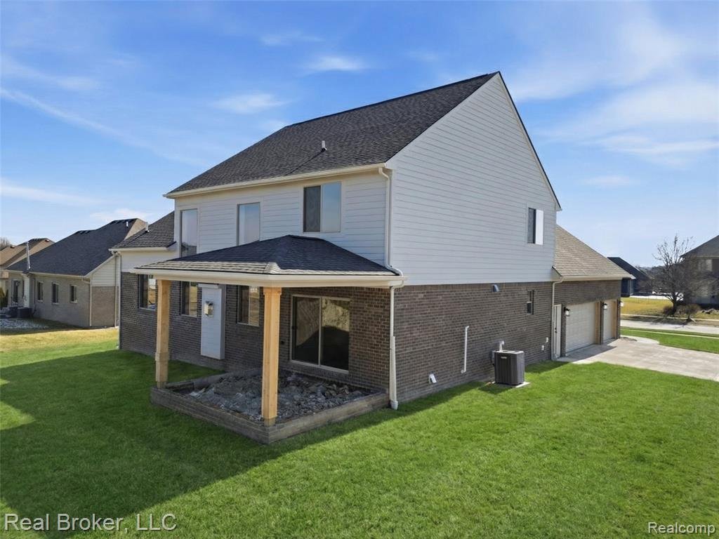 House in New Baltimore, Michigan, United States 2 - 18309338