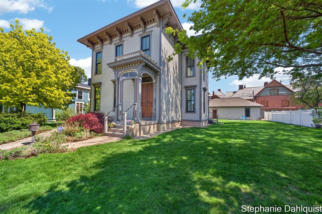 House in Roosevelt Park, Michigan, United States 1 - 18309556