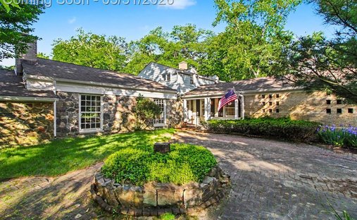 House in Beverly Hills, Michigan, United States 1