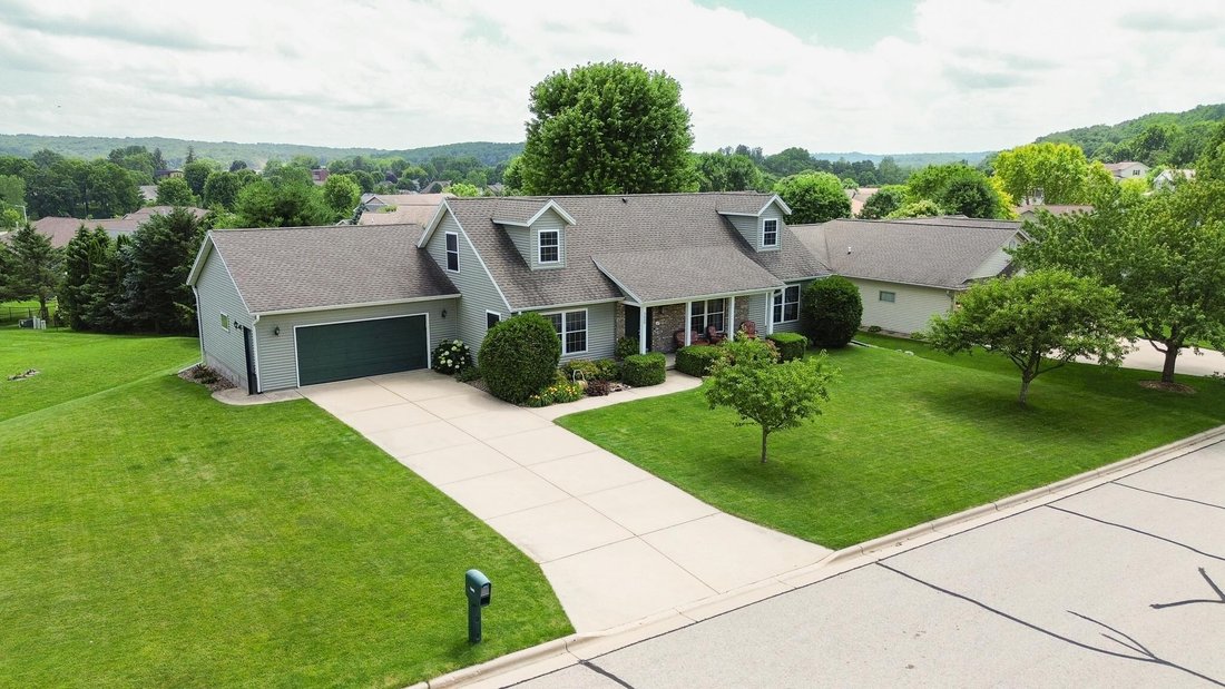 House in Cross Plains, Wisconsin, United States 2 - 18233640