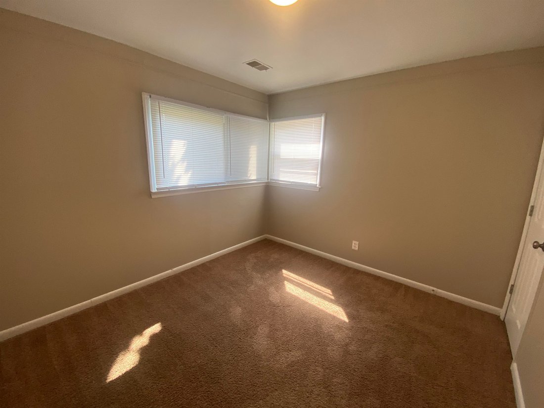 Warren, Michigan, United States 3 - 18309378