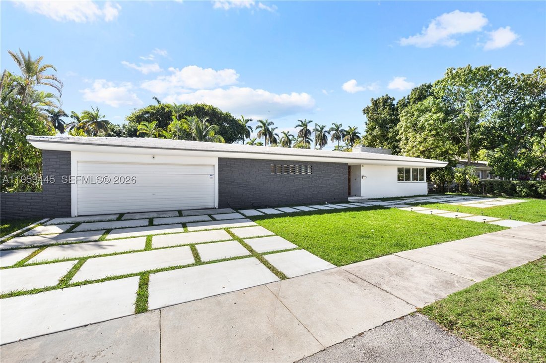 House in Miami, Florida, United States 1 - 17093926