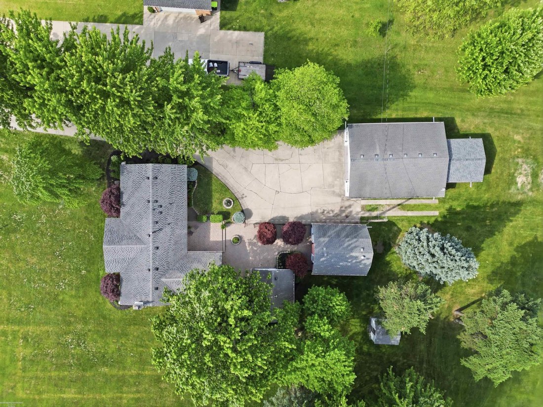 House in New Baltimore, Michigan, United States 2 - 18310040