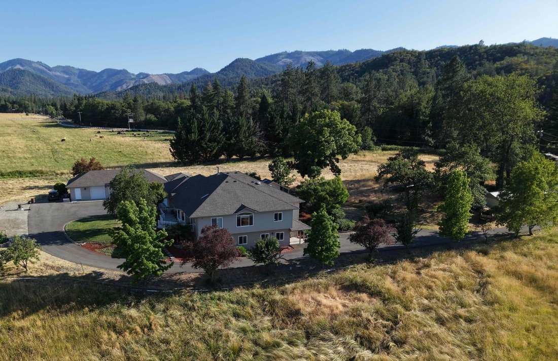 House in Gold Hill, Oregon, United States 3 - 18315778