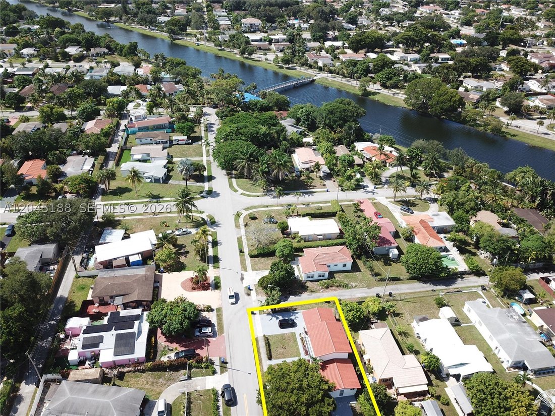 House in Miami, Florida, United States 3 - 18313108