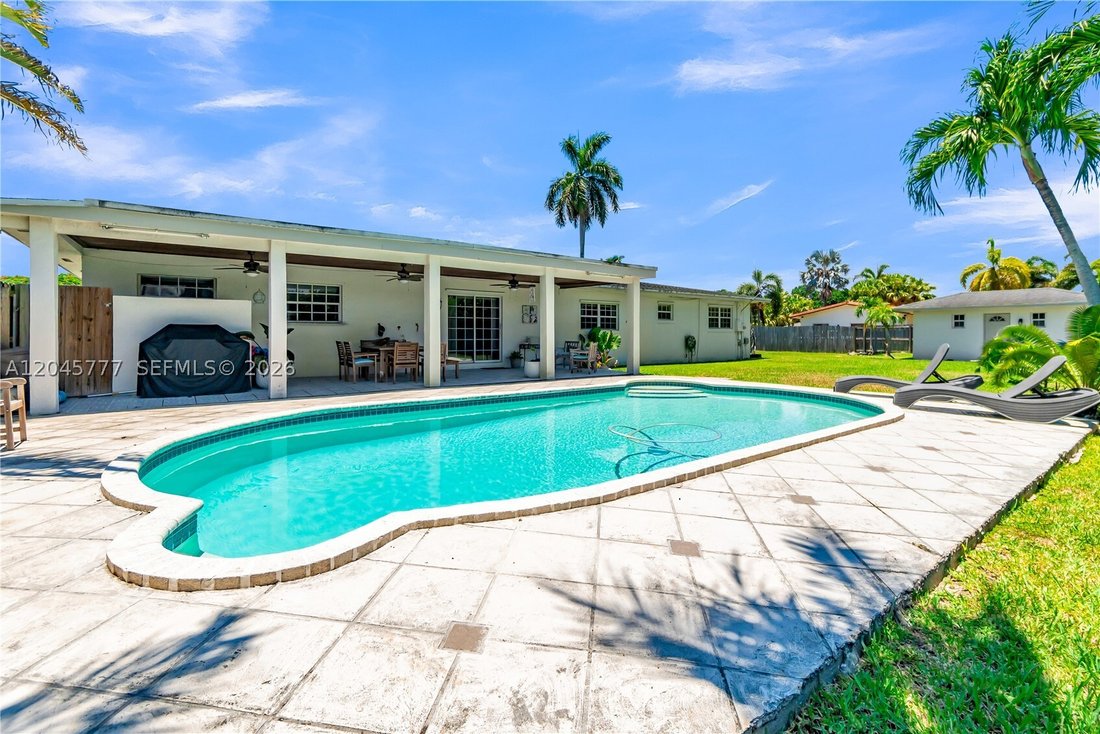 House in Miami, Florida, United States 1 - 18313007