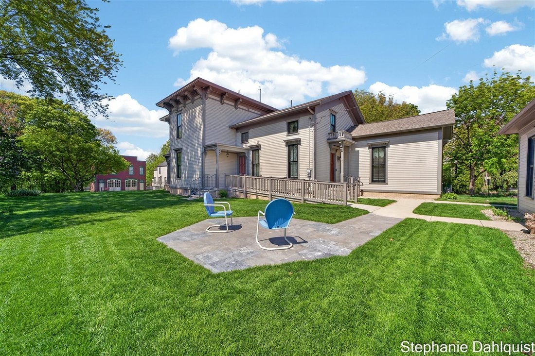 House in Roosevelt Park, Michigan, United States 3 - 18309556
