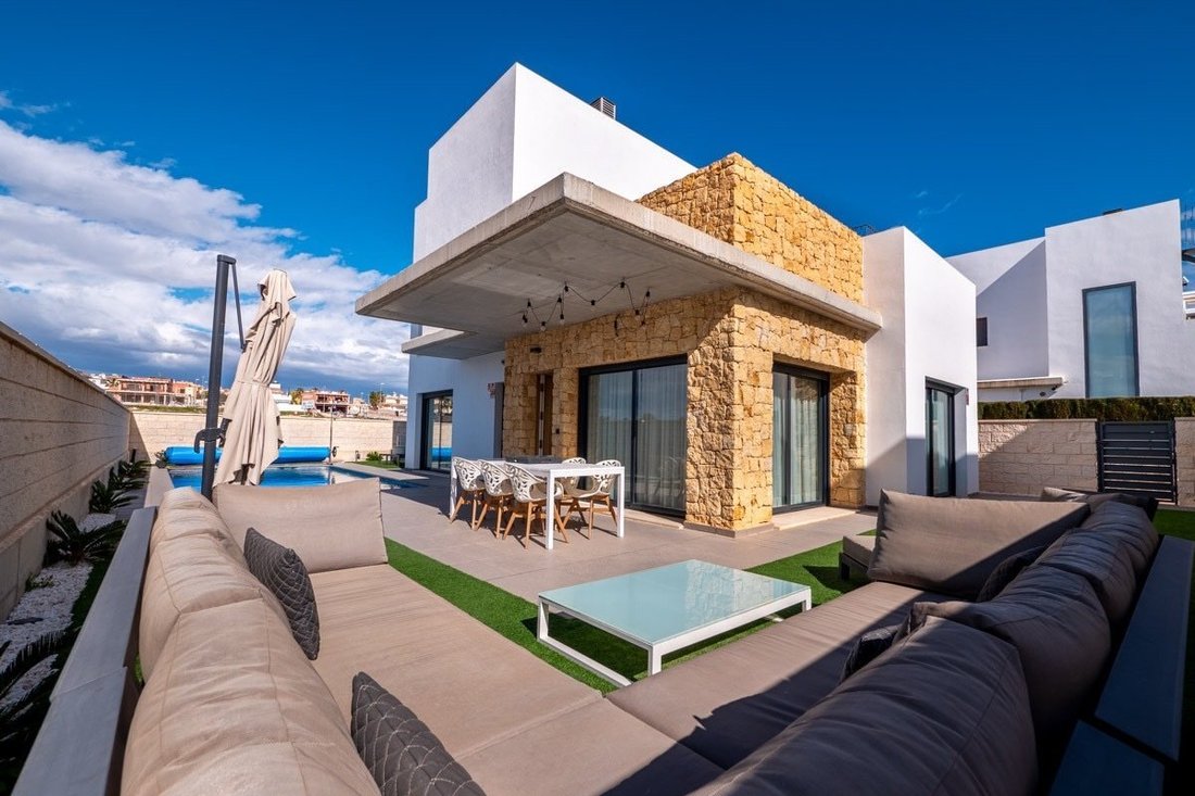 House in Almoradi, Valencian Community, Spain 2 - 18314869