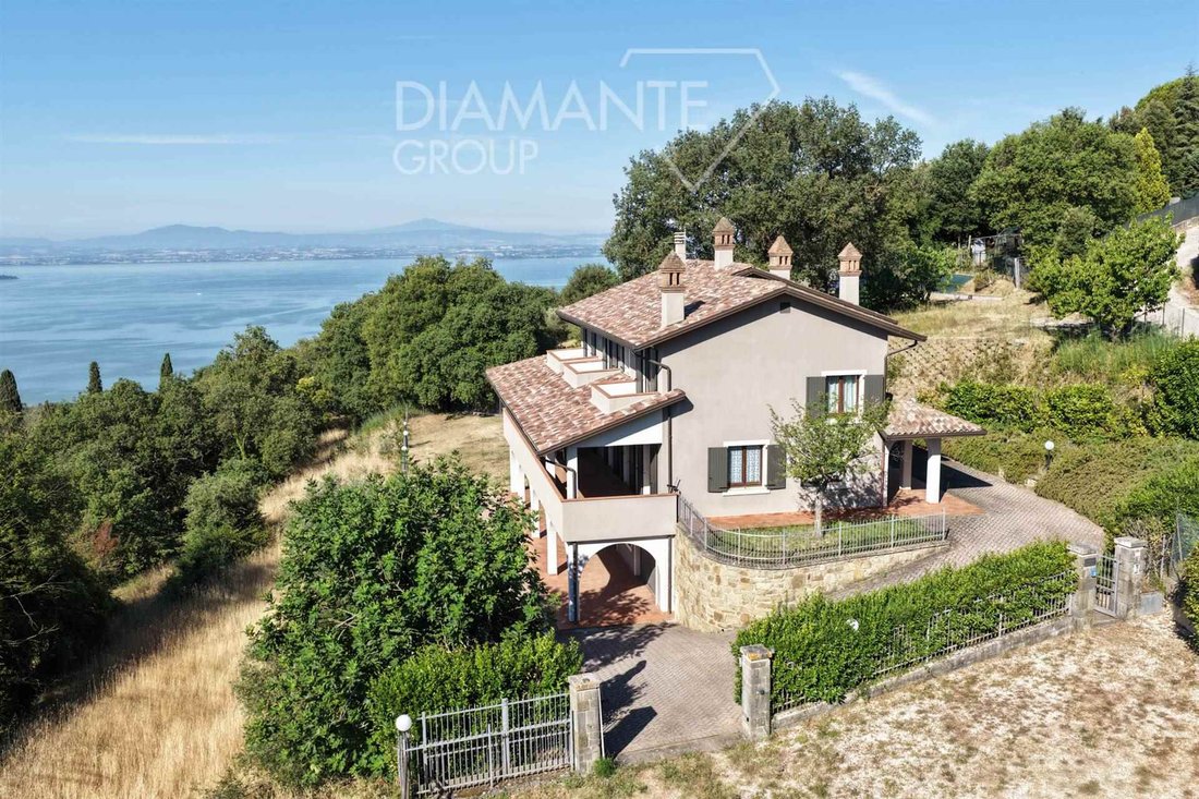 Villa in Passignano sul Trasimeno, Umbria, Italy 4 - 18314197
