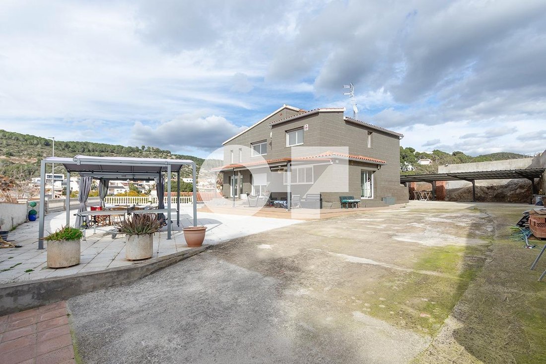 Chalet in Sant Pere de Ribes, Catalonia, Spain 5 - 18312055