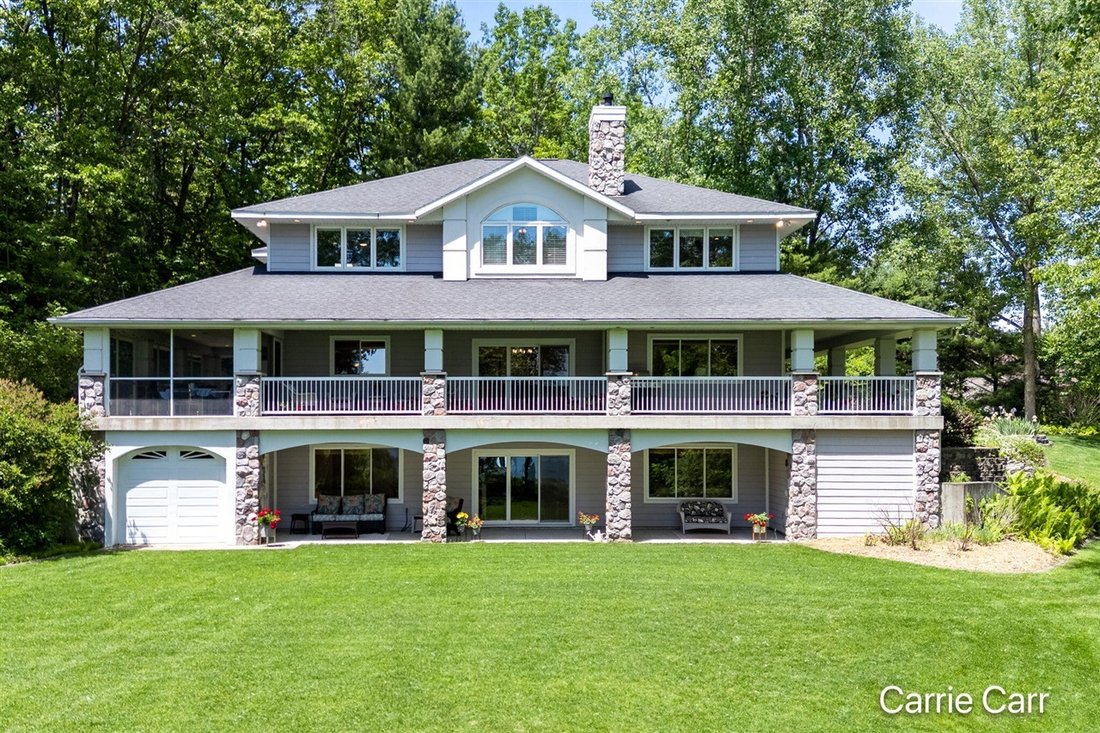 House in Comstock Park, Michigan, United States 1 - 18308577