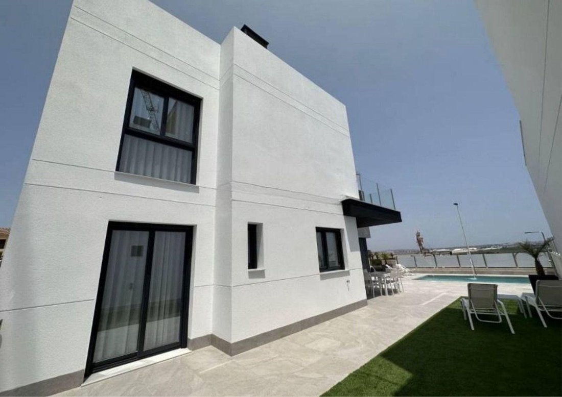 House in Torrevieja, Valencian Community, Spain 2 - 18314977