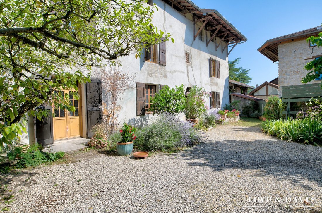 House in Sainte-Marie-d'Alloix, Auvergne-Rhône-Alpes, France 1 - 18315513
