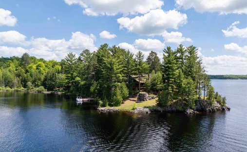 House in Michigamme Township, Michigan, United States 1