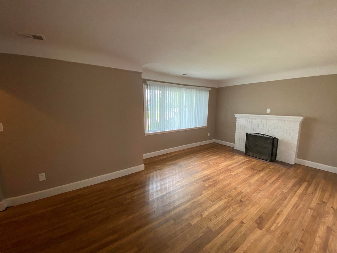 Southfield, Michigan, United States 4 - 18309180