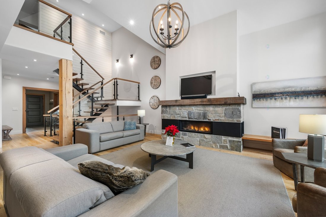 Condo in Mont-Tremblant, Quebec, Canada 1 - 16870221