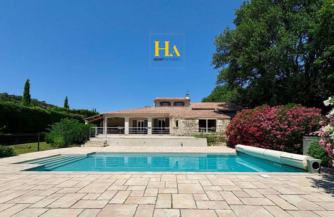 Villa in Saint-Restitut, Auvergne-Rhône-Alpes, France 1 - 17840055