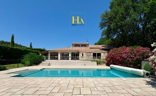 Villa in Saint-Restitut, Auvergne-Rhone-Alpen, Frankreich 1