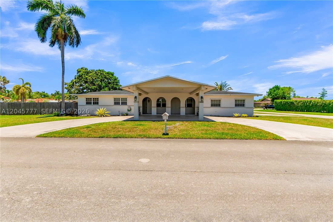 House in Miami, Florida, United States 2 - 18313007