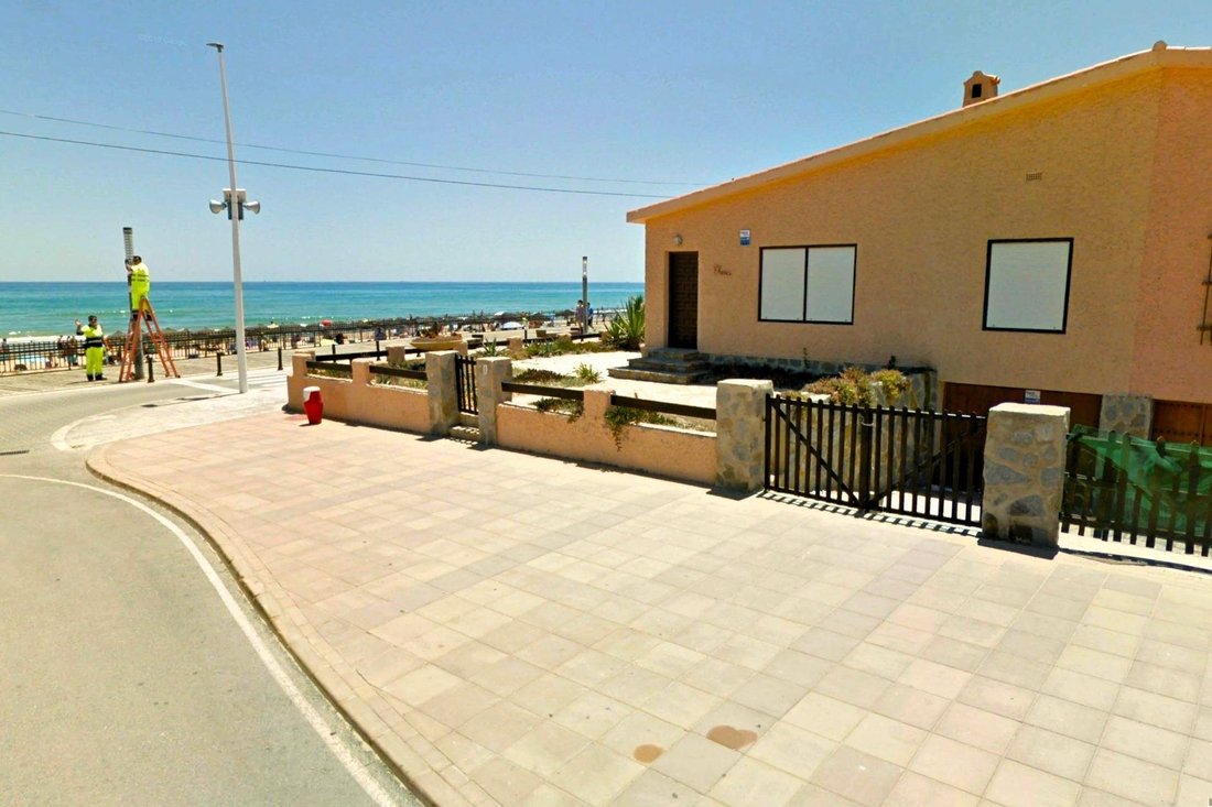 Townhouse in Torrevieja, Valencian Community, Spain 1 - 18314878