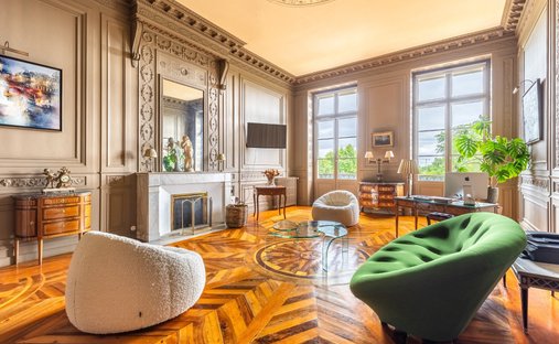 Apartment in Hôtel de Ville-Quinconce-Saint Seurin-Fondaudège, Bordeaux, France 1