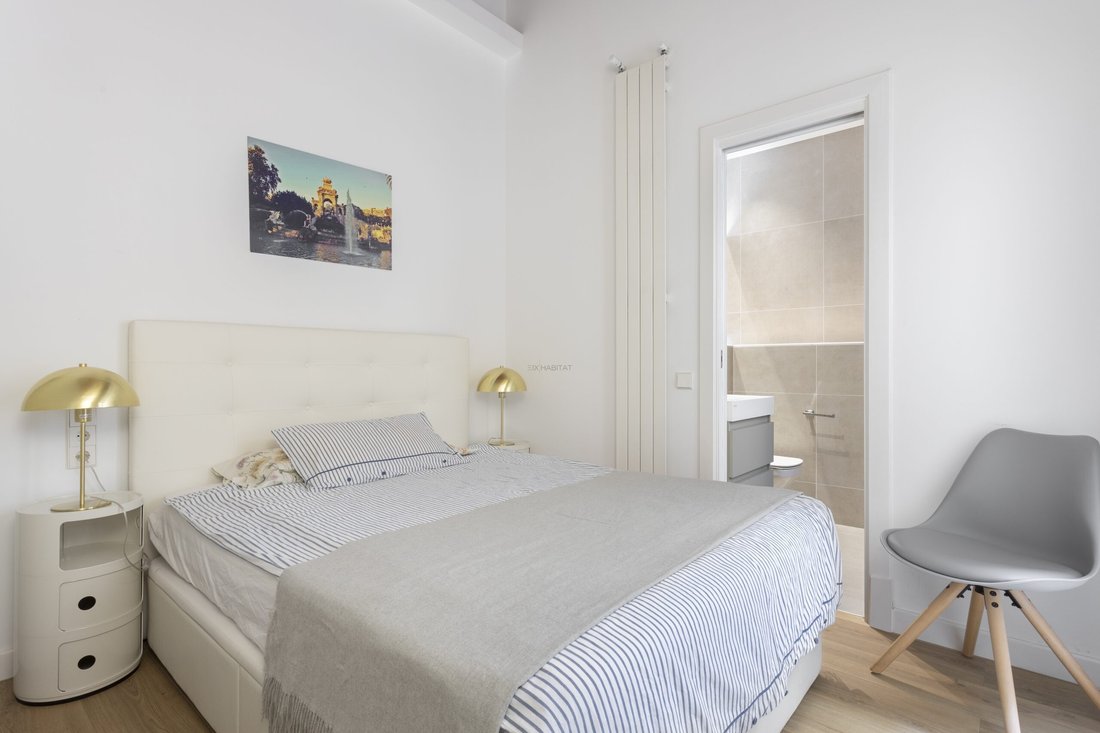Wohnung in Eixample, Barcelona, Spanien 5 - 18312229