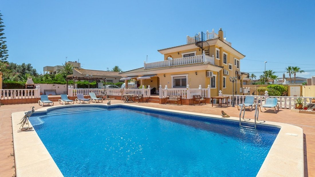 House in Torrevieja, Valencian Community, Spain 1 - 18314926