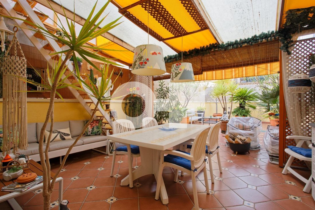 Townhouse in Sant Adria de Besos, Catalonia, Spain 2 - 18312504