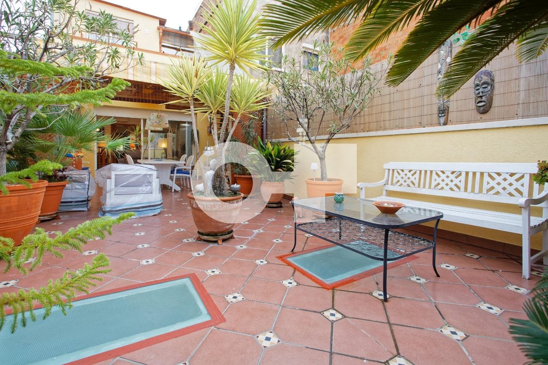 Townhouse in Sant Adria de Besos, Catalonia, Spain 3 - 18312504