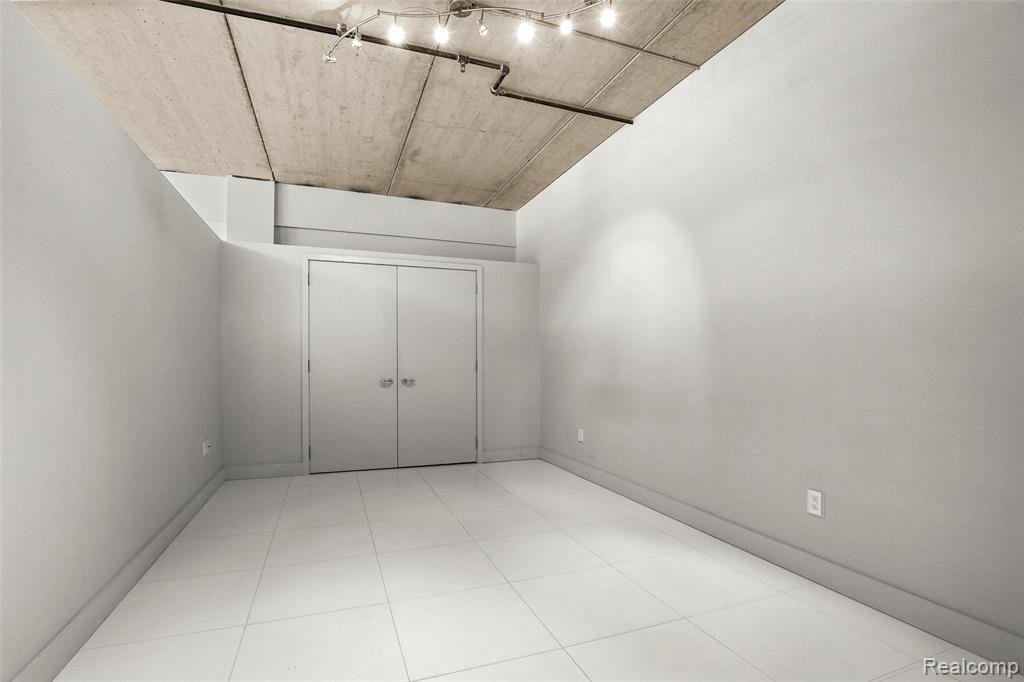 Condo in Ann Arbor, Michigan, United States 5 - 18308820
