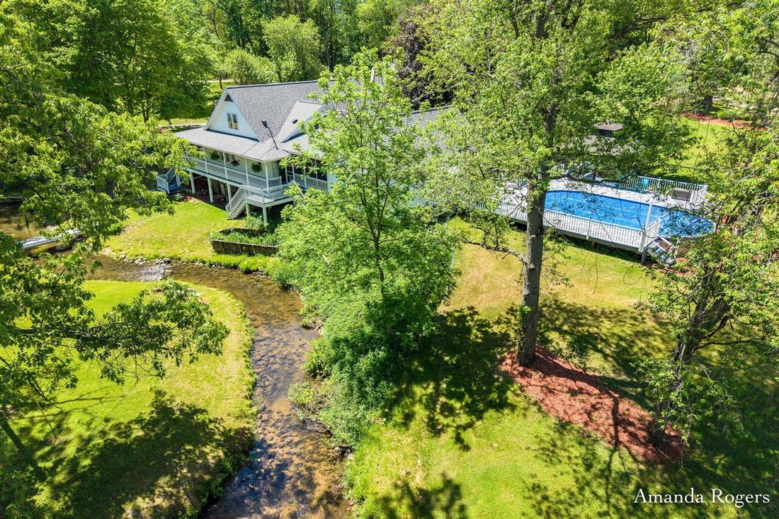 House in Lowell, Michigan, United States 3 - 18309230