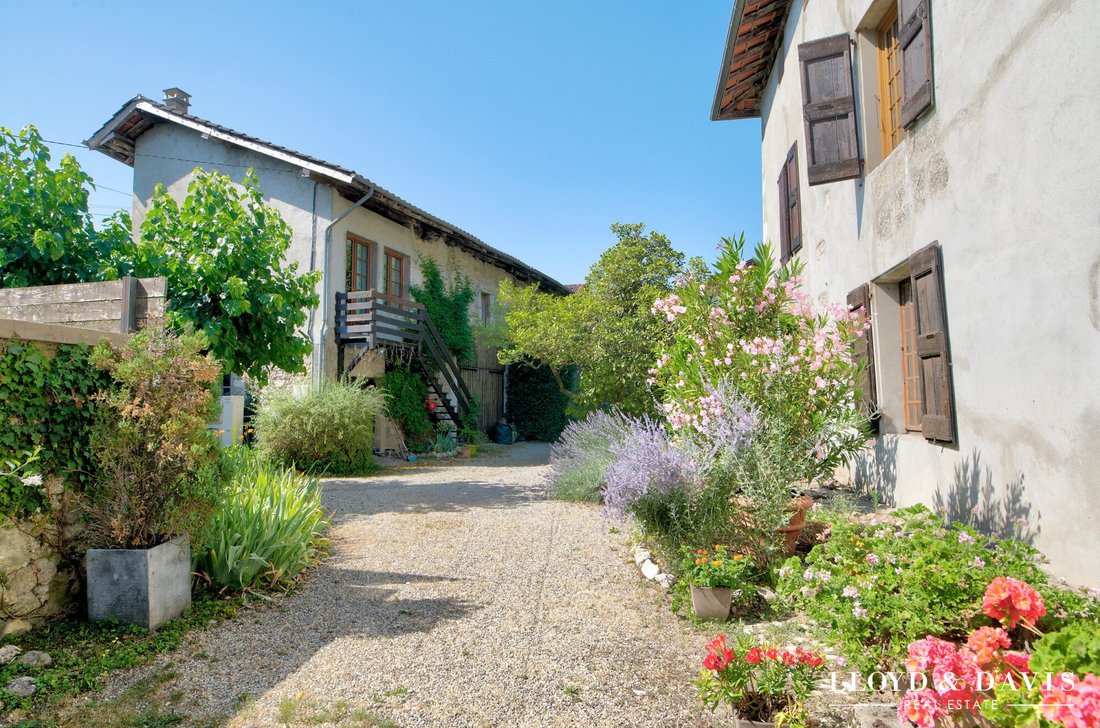 House in Sainte-Marie-d'Alloix, Auvergne-Rhône-Alpes, France 2 - 18315513
