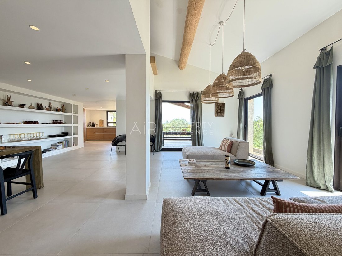 Villa in Cadenet, Provence-Alpes-Côte d'Azur, France 3 - 18315410