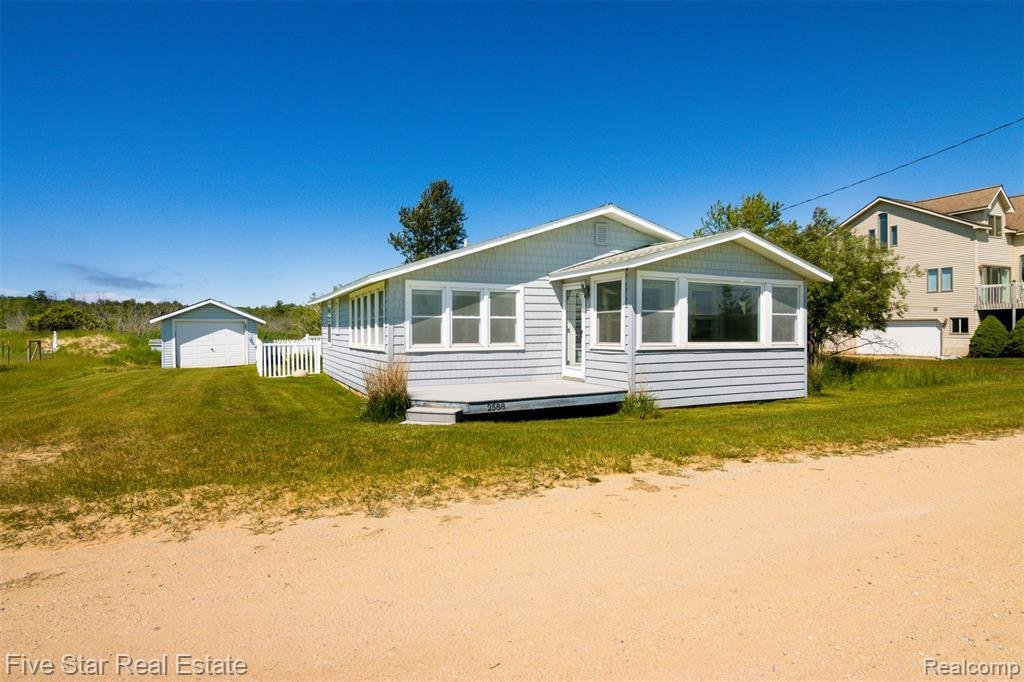 House in Onekama, Michigan, United States 2 - 18308117