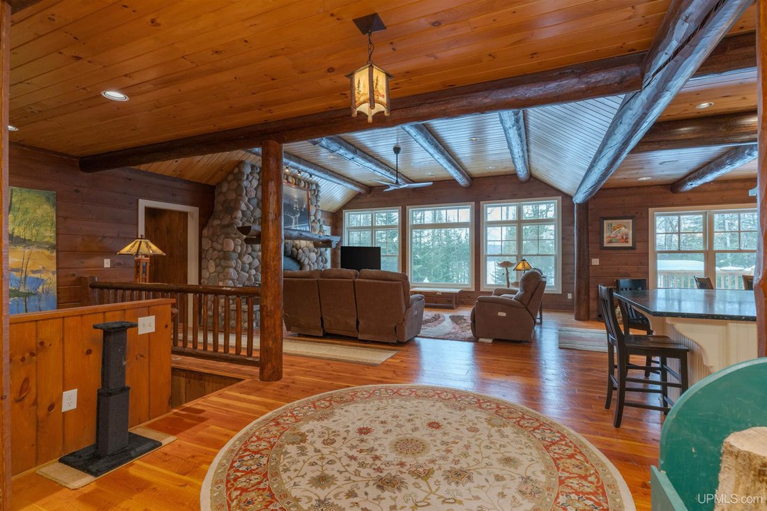 House in Iron River, Michigan, United States 3 - 18309354