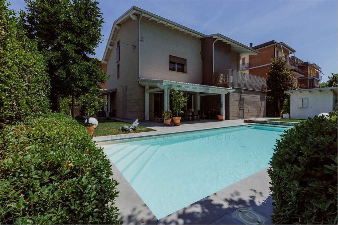 Villa in Historic Center, Modena, Emilia-Romagna 1 - 18313727
