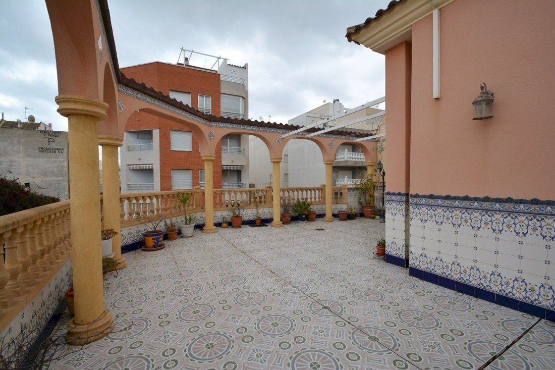 House in Guardamar del Segura, Valencian Community, Spain 2 - 18314610