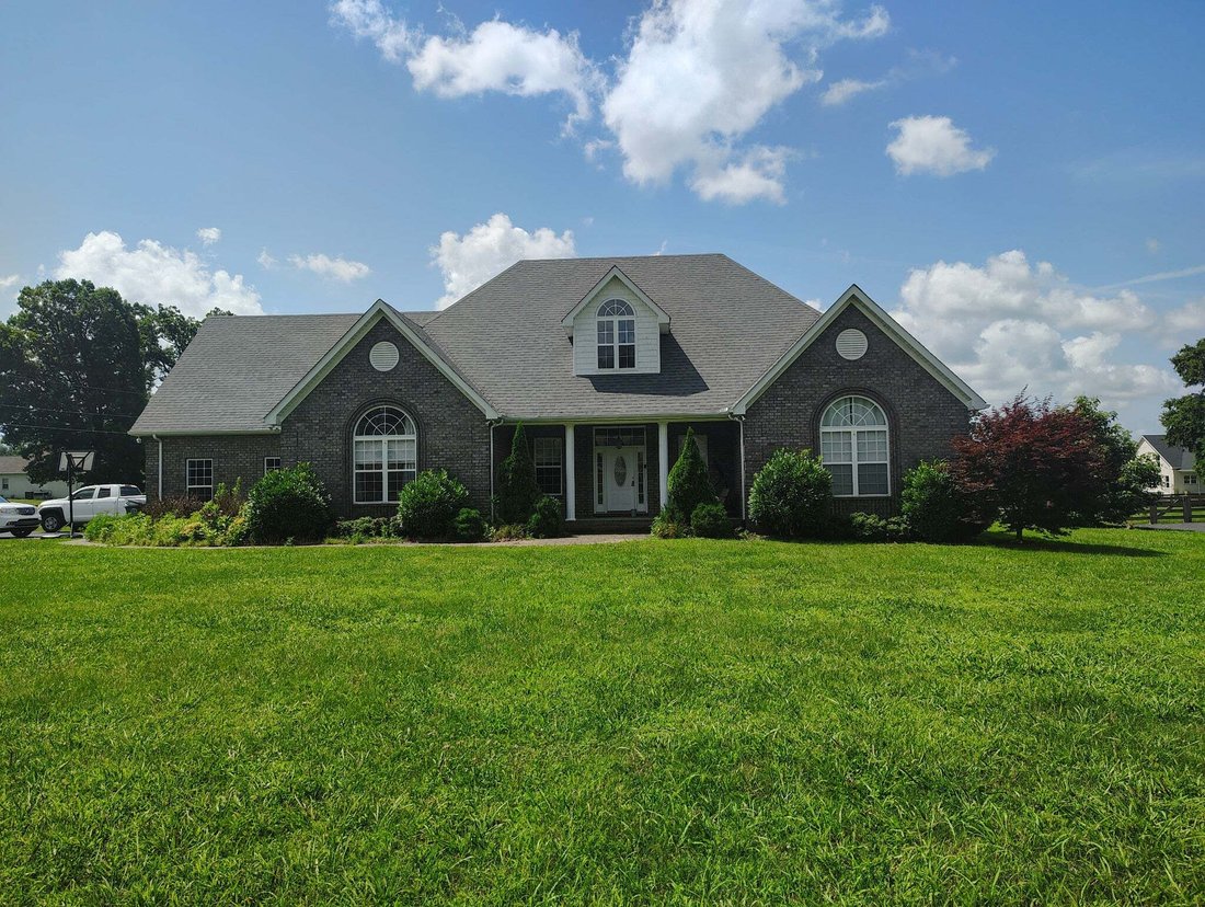 House in Lafayette, Tennessee, United States 1 - 18311023