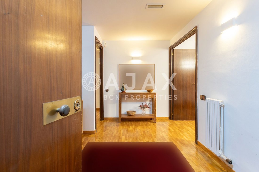 Apartment in Sarrià-Sant Gervasi, Barcelona, Spain 2 - 18312246