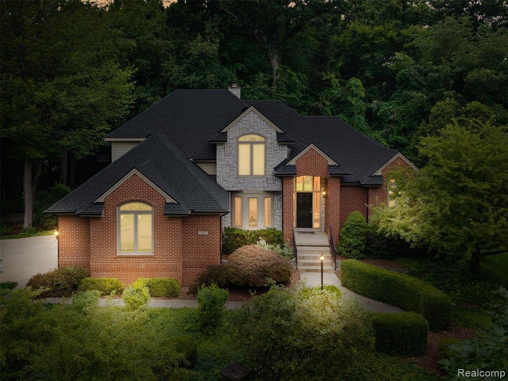 House in Walled Lake, Michigan, United States 1 - 18309578