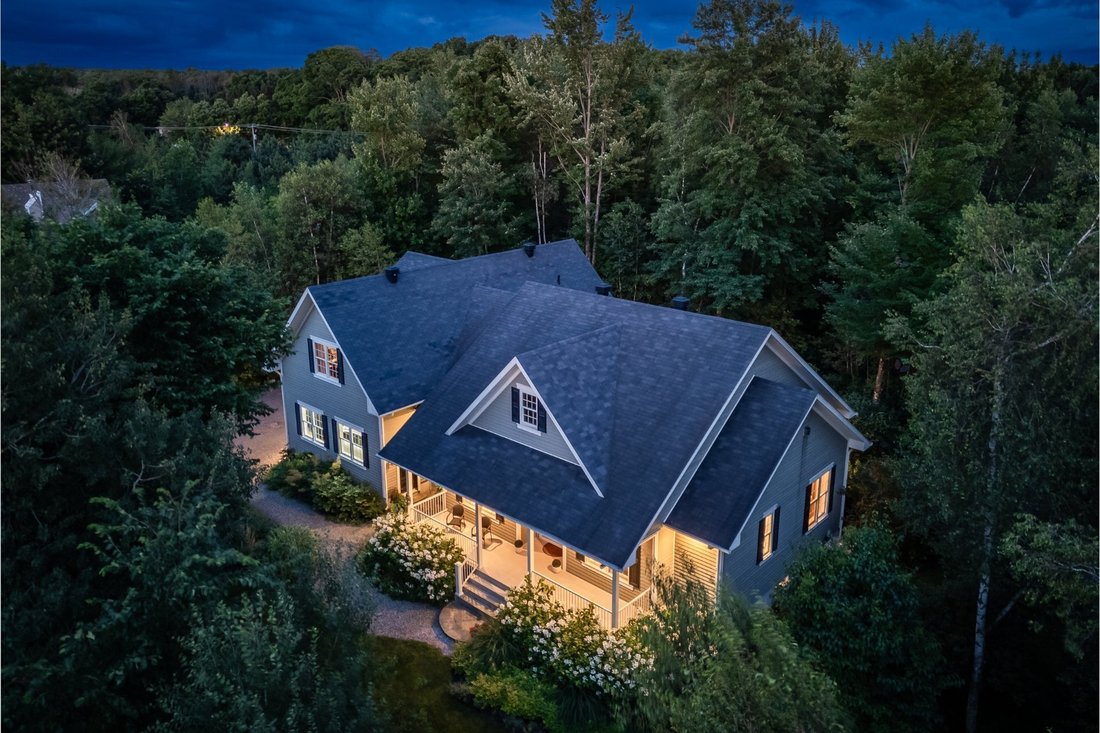 House in Bromont, Quebec, Canada 4 - 18314141
