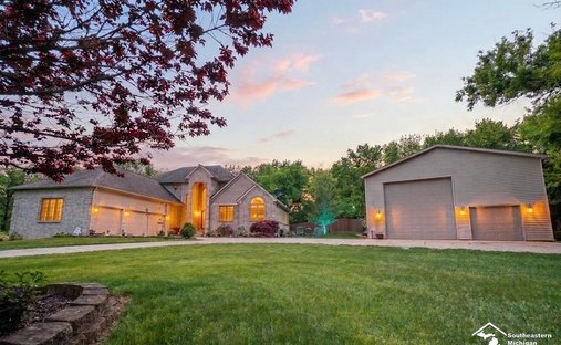 House in Commerce Charter Township, Michigan, United States 1