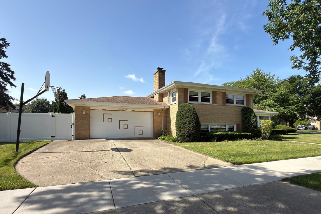 House in Mount Prospect, Illinois, United States 3 - 18301287
