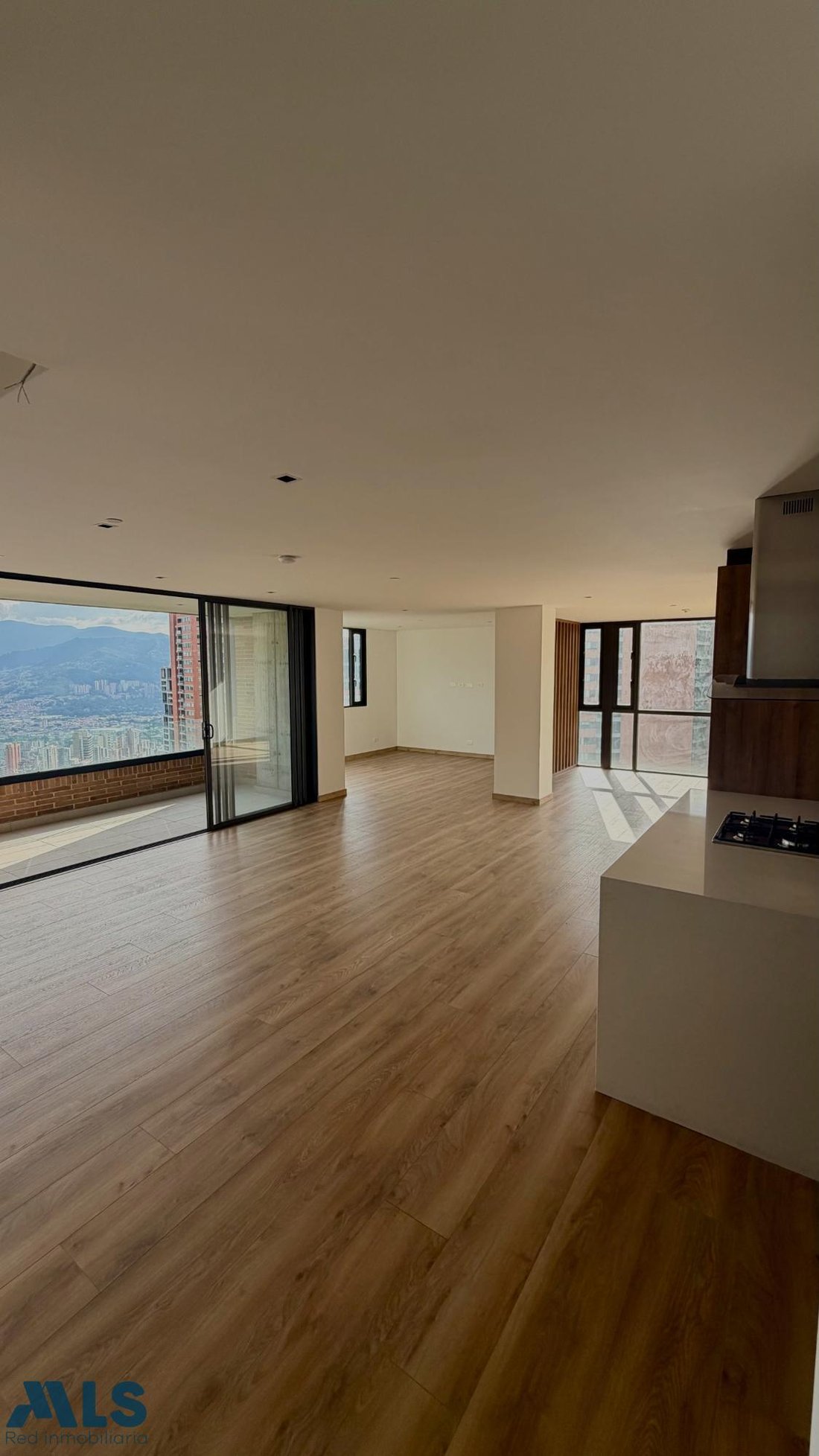 Apartment in Medellín, Antioquia, Colombia 4 - 18316281
