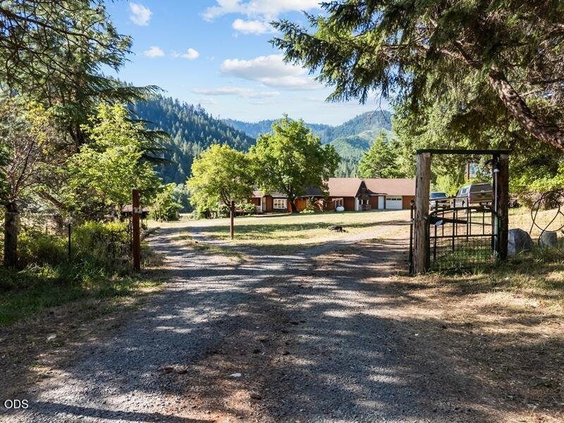 House in Rogue River, Oregon, United States 1 - 18311692
