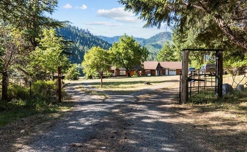House in Rogue River, Oregon, United States 1